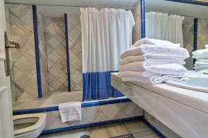 Kúpeľňa v ubytovaní Apartamentos Aloha2 El Puerto de Santa Maria