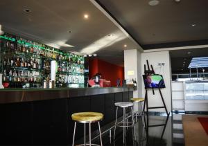 Setustofa eða bar á Savoy Hotel Encarnación