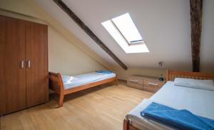 Кровать или кровати в номере Apartments Radimir
