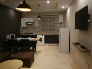 Кухня или мини-кухня в London House
