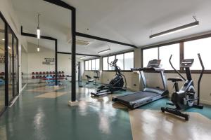 Fitness centrum a/nebo fitness zařízení v ubytování Arawana Regency Park Sukhumvit