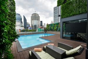 Bazén v ubytování Arawana Regency Park Sukhumvit nebo v jeho okolí