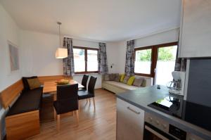Kuchnia lub aneks kuchenny w obiekcie Appartements-Pension Lindenheim