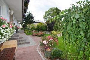 Ogród w obiekcie Appartements-Pension Lindenheim