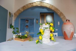 Fotografia z galérie ubytovania L' Arena Suite - Sicilian style 140 mq flat with balcony and Arena seeview v destinácii Castellammare del Golfo