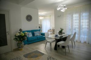 A seating area at Luna d'Arte Még 37 kép