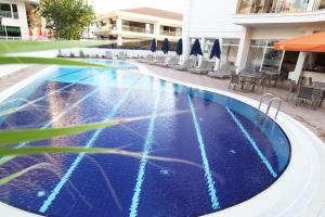 Bazén v ubytování Sunway Club Otel nebo v jeho okolí