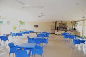 A restaurant or other place to eat at Cashewnut Hotel