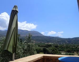 A general mountain view or a mountain view taken from a vendégházakat