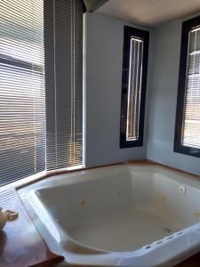 Ένα μπάνιο στο casa del lago -villa carlos paz +29 φωτογραφίες