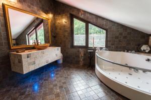 Ein Badezimmer in der Unterkunft Pension Casa Wenge