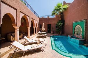 Bassenget på eller i nærheten av Residence Dar Lamia Marrakech