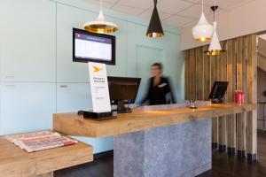 Ahli kakitangan di ibis Carcassonne Est la Cité +92 gambar