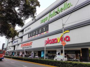 Supermercado ou outras lojas nos arredores da pousada