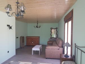 A seating area at Hostal los Esquiladores