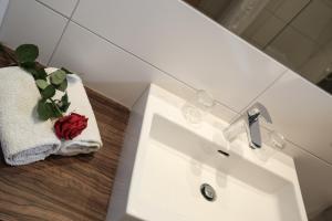 Koupelna v ubytování Appartments am Esslgut