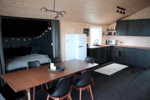 Eldhús eða eldhúskrókur á Hilltop Cabin Hekla - Golden Circle - Geysir - Mountain View