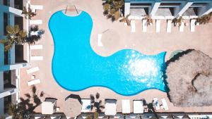 Bazén v ubytování Bahia Hotel & Beach House nebo v jeho okolí