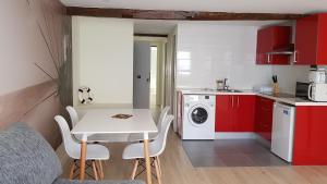 Kuchnia lub aneks kuchenny w obiekcie Apartamentos-Bermeo