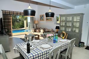 A restaurant or other place to eat at ARILLAS HILLSIDE VILLA 3 - Provence