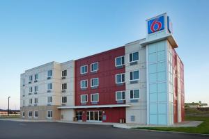 Foto da galeria de Motel 6-Swift Current, SK em Swift Current