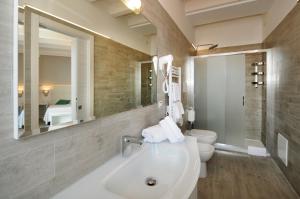 Koupelna v ubytování Hotel Austria
