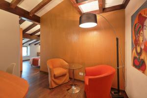 A seating area at RELAIS VAL D'ORCIA