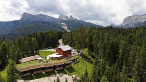 Gallery image of La Locanda del Cantoniere - Ciasa Vervei in Cortina dʼAmpezzo
