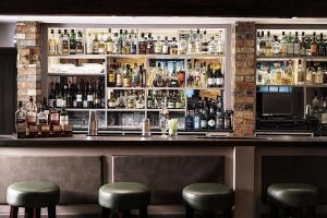 De lounge of bar bij Hotel du Vin & Bistro Cambridge