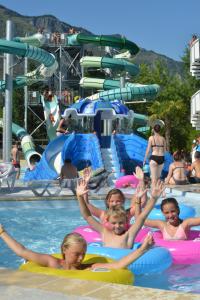Bazén v ubytování Résidence Andurans - Pyrénées Resort nebo v jeho okolí