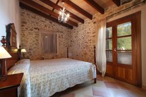 A bed or beds in a room at Petit Még 25 kép