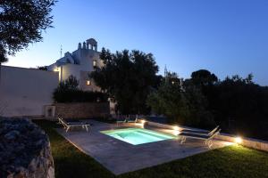 Bazén v ubytování Masseria Lamiola Piccola nebo v jeho okolí