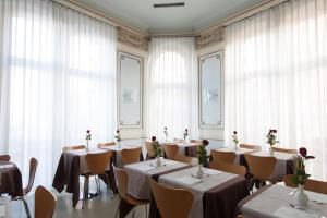 A restaurant or other place to eat at Hotel Grand'Italia