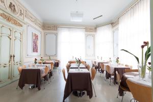 A restaurant or other place to eat at Hotel Grand'Italia