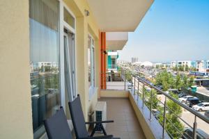 Ein Balkon oder eine Terrasse in der Unterkunft Oceana Summerland Apartment