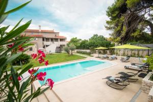 Fotografie z fotogalerie ubytování Beautiful Villa Julia, south Istria, garden, pool v destinaci Ližnjan