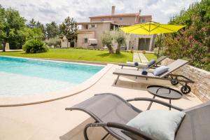 Fotografie z fotogalerie ubytování Beautiful Villa Julia, south Istria, garden, pool v destinaci Ližnjan