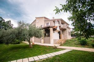 Fotografie z fotogalerie ubytování Beautiful Villa Julia, south Istria, garden, pool v destinaci Ližnjan