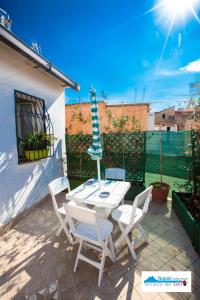 A patio or other outdoor area at Terrazza del Santo 2,0 - La Terrazza nel cuore di Napoli