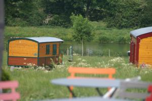 Φωτογραφία από το άλμπουμ του Les Roulottes & Cottages du Moulin σε Chenillé-Changé
