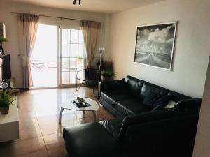Posedenie v ubytovaní Nerja Burriana Playa