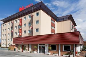 a rendering of the front of the hotel at Ibis Madrid Fuenlabrada in Fuenlabrada