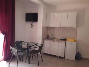 Kuchyň nebo kuchyňský kout v ubytování Apartmani Andrea-jaz