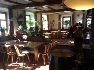 Restaurace v ubytování Gasthof Hirschenbräu Michel