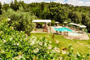 Bazén v ubytování Agriturismo & Cantina Tenuta Casteani nebo v jeho okolí