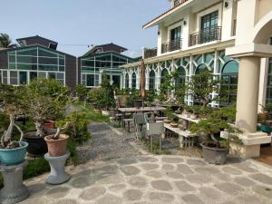 A garden outside YiShan Farm Homestay