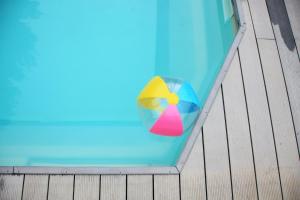 Bazén v ubytování Résidence Le Clos Saint Paul nebo v jeho okolí