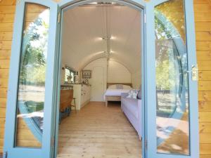 Gallery image of Orchard Farm Luxury Glamping in Glastonbury