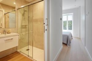 Et badeværelse på Moon River by FeelFree Rentals + 22 billeder