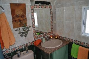 Ένα μπάνιο στο Casa Torrubia +20 φωτογραφίες